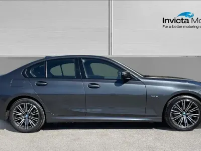 Begagnad BMW 330e M Sport 292 HK (214 kW) 2022 Grå Sedan