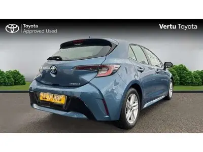Used Toyota Corolla 122 HP (89 kW) 2022 Blue Hatchback