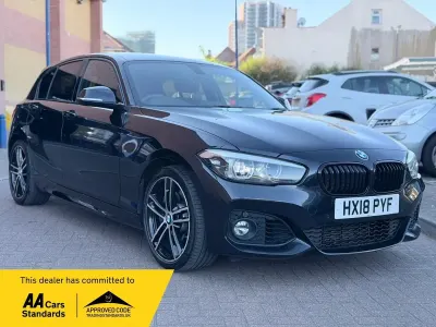 Begagnad BMW 118 Efficient Dynamics 2018 Svart Halvkombi