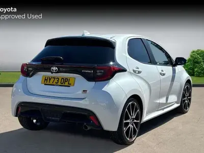 Used Toyota Yaris Sport 116 HP (85 kW) 2023 White Hatchback
