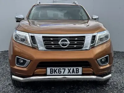 Begagnad Nissan Navara Tekna 190 HK (139 kW) 2017 Orange Pickup