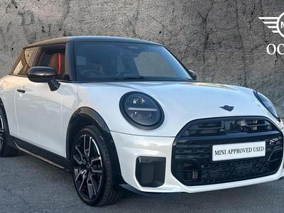 Begagnad Mini Cooper Hatch 113 kW (154 HK) 2025 Vit Halvkombi