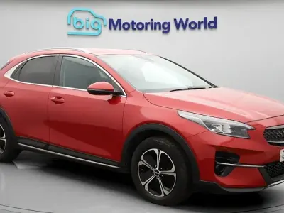Usado Kia XCeed 141 HP (103 kW) 2022 Vermelho SUV