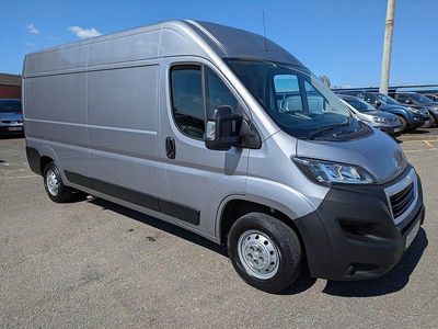 Begagnad Peugeot Boxer 140 HK (102 kW) 2021 Grå Van