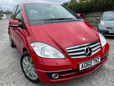 Begagnad Mercedes A160 Elegance 2010 Röd Halvkombi