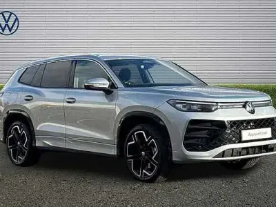 Begagnad VW Touran R-line 2025 Silver Minibuss