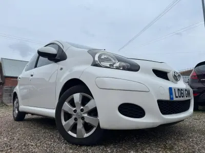 Used Toyota Aygo 2011 White Hatchback
