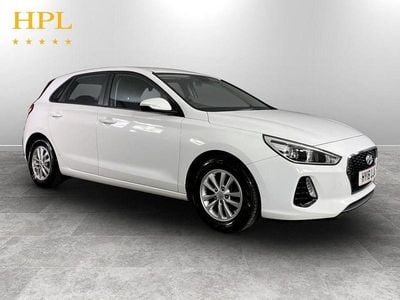 Used Hyundai i30 120 HP (88 kW) 2018 White Hatchback