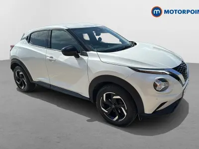 Usado Nissan Juke N-Connecta 114 HP (83 kW) 2022 Branco SUV