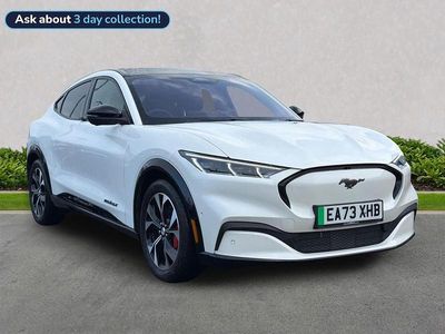 Begagnad Ford Mustang Premium 351 HK (258 kW) 2023 Vit Halvkombi