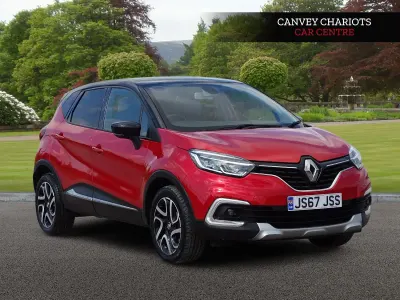 Used Renault Captur Dynamique 90 HP (66 kW) 2017 Red/black SUV