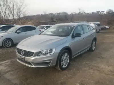 Used Volvo V60 CC 2015 Silver Estate