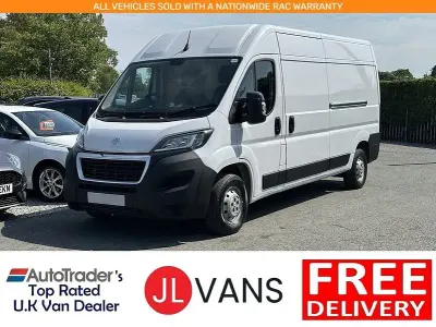 Używany Peugeot Boxer 140 KM (102 kW) 2022 Biały Van