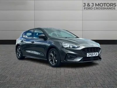 Usado Ford Focus ST-Line 2020 Gris Utilitario