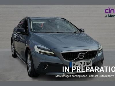 Used Volvo V40 Pro 150 HP (110 kW) 2017 Blue Hatchback