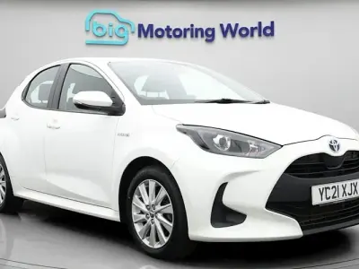Used Toyota Yaris 116 HP (85 kW) 2021 White Hatchback