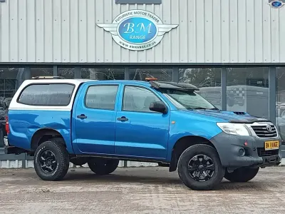 Used Toyota HiLux Active 144 HP (105 kW) 2014 Multicoloured Pickup