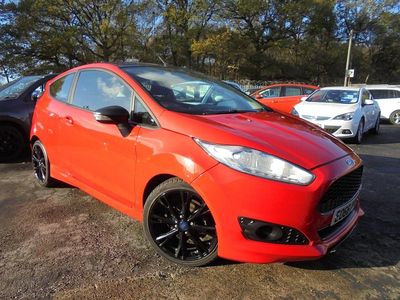 Usado Ford Fiesta Zetec 140 HP (102 kW) 2016 Vermelho Citadino