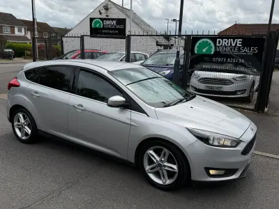 Used Ford Focus Zetec 120 HP (88 kW) 2015 Silver Hatchback