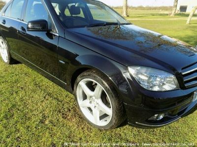 Usado Mercedes C200 136 HP (100 kW) 2010 Sedan