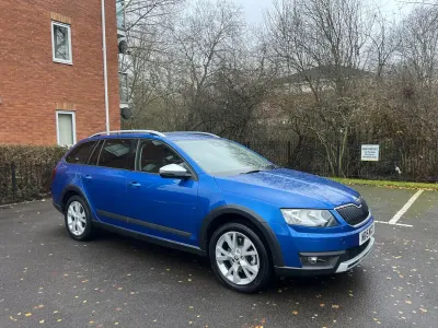 Używany Skoda Octavia Scout 4x4 184 KM (135 kW) 2015 Niebieski Kombi