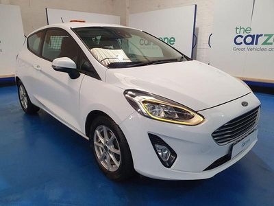 Used Ford Fiesta Zetec 85 HP (62 kW) 2019 White Hatchback