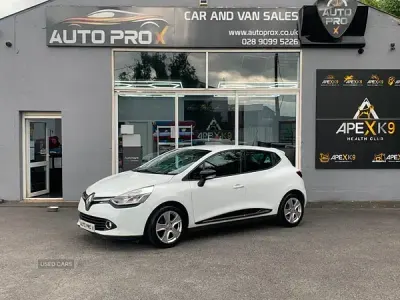 Used Renault Clio Dynamique 75 HP (55 kW) 2016 White Hatchback