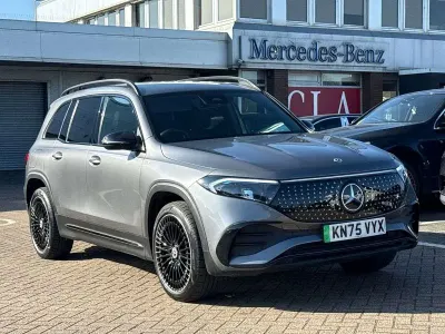Usado Mercedes EQB250+ Urban 139 kW (190 HP) 2025 Cinzento SUV