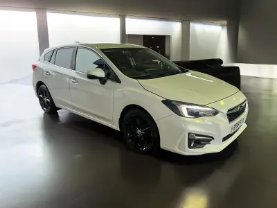 Used Subaru Impreza 2018 White Hatchback