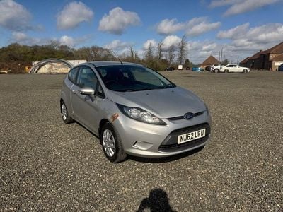 Used Ford Fiesta 95 HP (69 kW) 2012 Silver Hatchback
