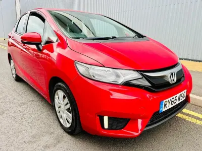 Used Honda Jazz S 102 HP (75 kW) 2016 Red Hatchback