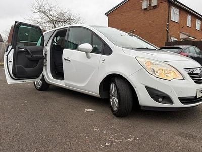 Used Vauxhall Meriva 100 HP (73 kW) 2011 White MPV