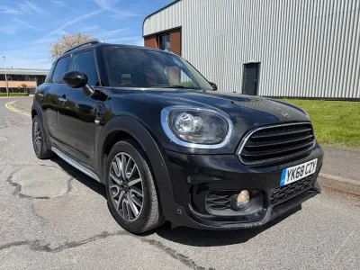 Begagnad Mini Cooper Sport 2019 Svart Halvkombi