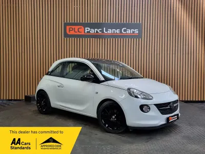 Used Vauxhall Adam Glam 69 HP (50 kW) 2014 White Hatchback