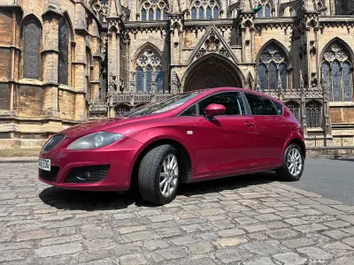 Used Seat Leon SE 105 HP (77 kW) 2011 Red Hatchback