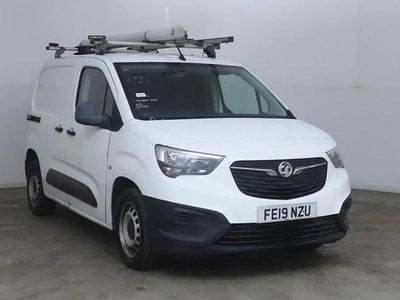Used Vauxhall Combo Edition 100 HP (73 kW) 2019 White MPV