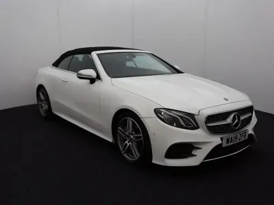 Usado Mercedes E300 AMG line 245 HP (180 kW) 2019 Branco Cabrios