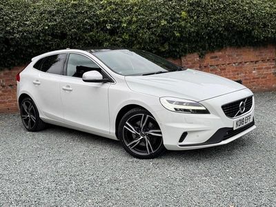 Used Volvo V40 R-Design Pro 122 HP (89 kW) 2018 White Hatchback