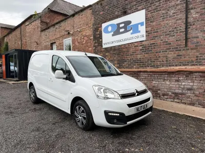Used Citroën Berlingo 100 HP (73 kW) 2017 White MPV