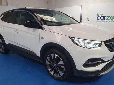 Used Vauxhall Grandland X SRi 130 HP (95 kW) 2020 White SUV