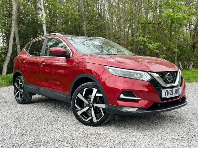 Begagnad Nissan Qashqai N-Motion 140 HK (102 kW) 2021 Röd SUV