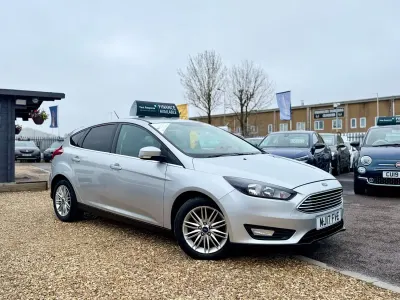 Używany Ford Focus Zetec 120 KM (88 kW) 2017 Srebrny Hatchback