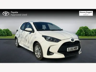 Usado Toyota Yaris Hybrid 2022 Blanco Utilitario