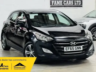 Begagnad Hyundai i30 SE 2015 Svart Halvkombi