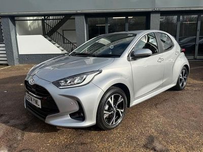 Used Toyota Yaris Hybrid Design 116 HP (85 kW) 2024 Silver Hatchback