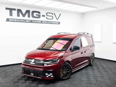 Usado VW Caddy Pro 122 CV (89 kW) 2024 Rojo Monovolumen