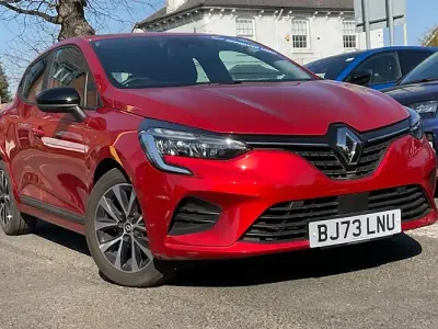 Used Renault Clio Evolution 90 HP (66 kW) 2023 Red Hatchback