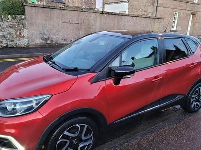 Used Renault Captur Iconic 90 HP (66 kW) 2018 Red SUV