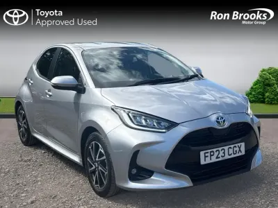 Used Toyota Yaris Design 91 HP (66 kW) 2023 Silver Hatchback