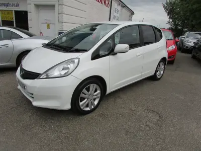 Używany Honda Jazz ES 2015 Biały Hatchback